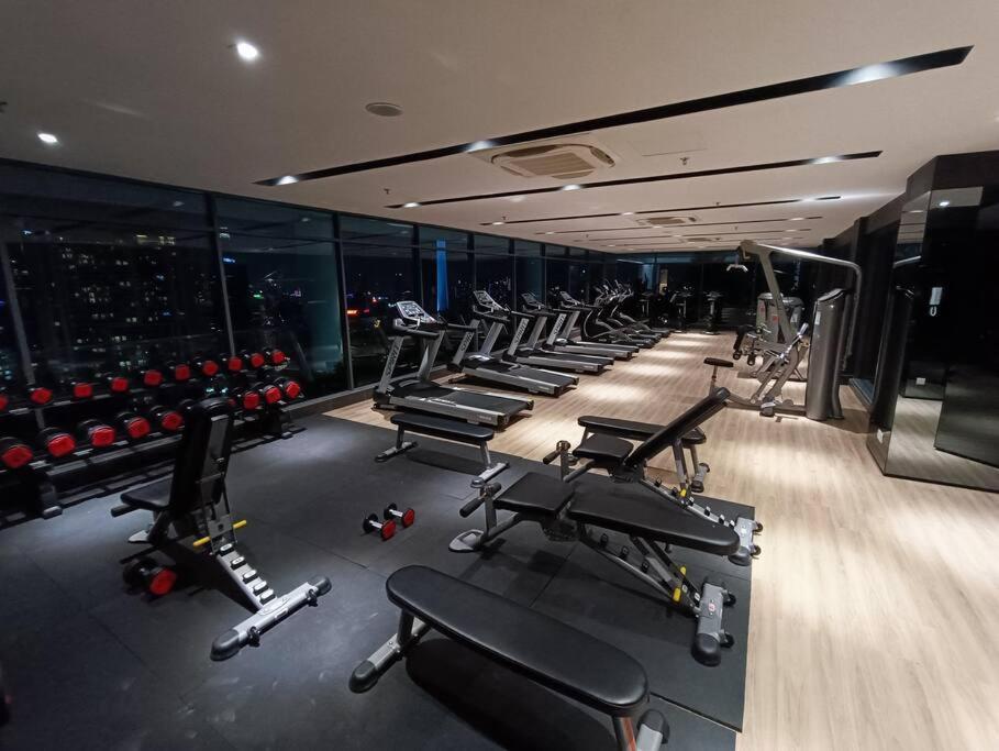 Апартаменты Cl 27A Insta Klcc View & Infinity Pool View Куала-Лумпур Экстерьер фото