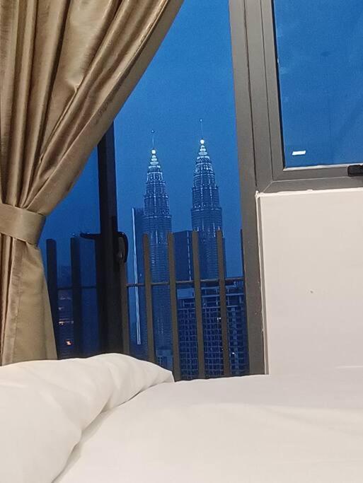 Апартаменты Cl 27A Insta Klcc View & Infinity Pool View Куала-Лумпур Экстерьер фото