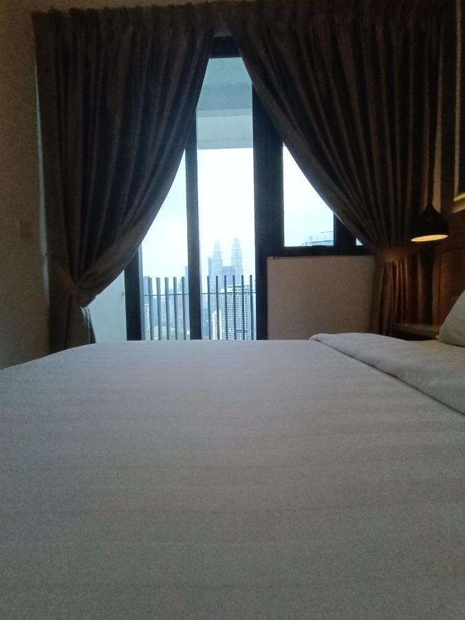Апартаменты Cl 27A Insta Klcc View & Infinity Pool View Куала-Лумпур Экстерьер фото