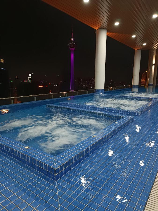 Апартаменты Cl 27A Insta Klcc View & Infinity Pool View Куала-Лумпур Экстерьер фото