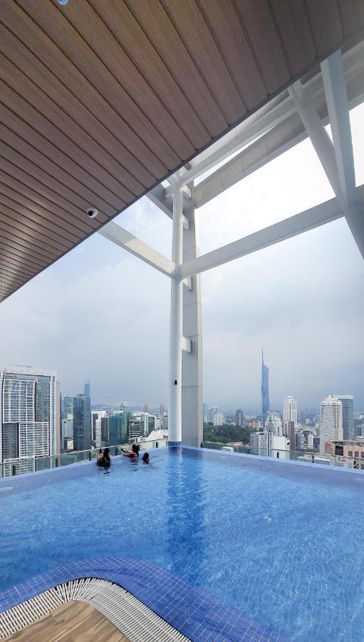 Апартаменты Cl 27A Insta Klcc View & Infinity Pool View Куала-Лумпур Экстерьер фото