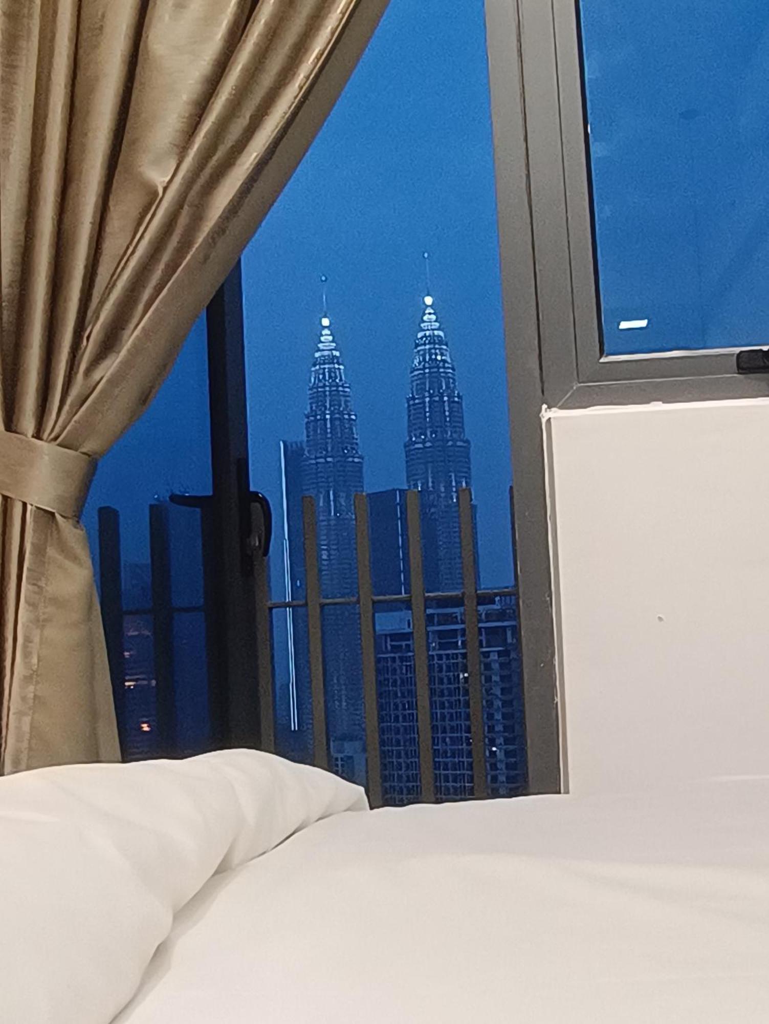 Апартаменты Cl 27A Insta Klcc View & Infinity Pool View Куала-Лумпур Экстерьер фото